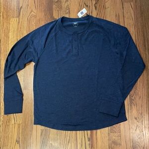 GAP men’s long sleeve henley shirt size large